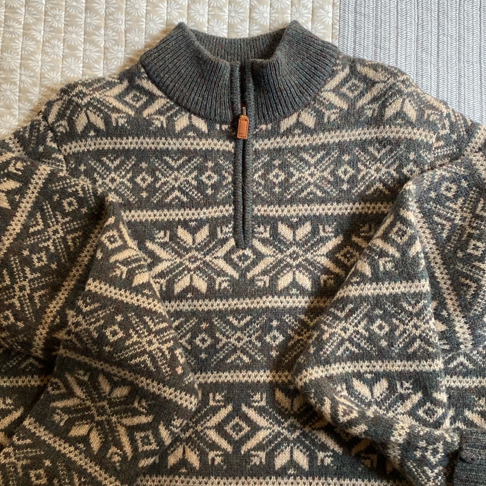 VV wool sweater